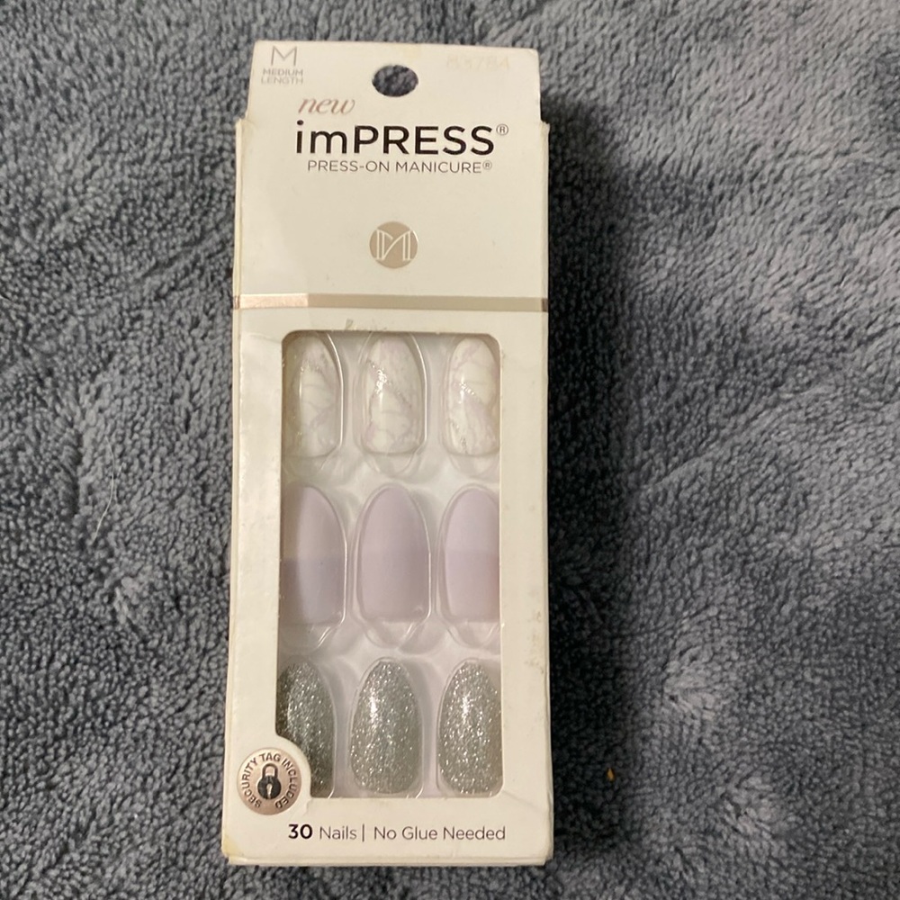 Impress 30 nails